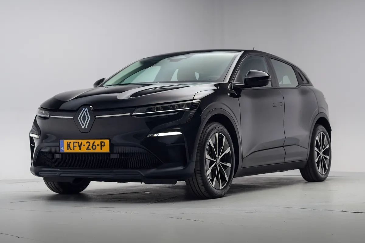 Renault Mégane E-Tech (2023) — foto 1