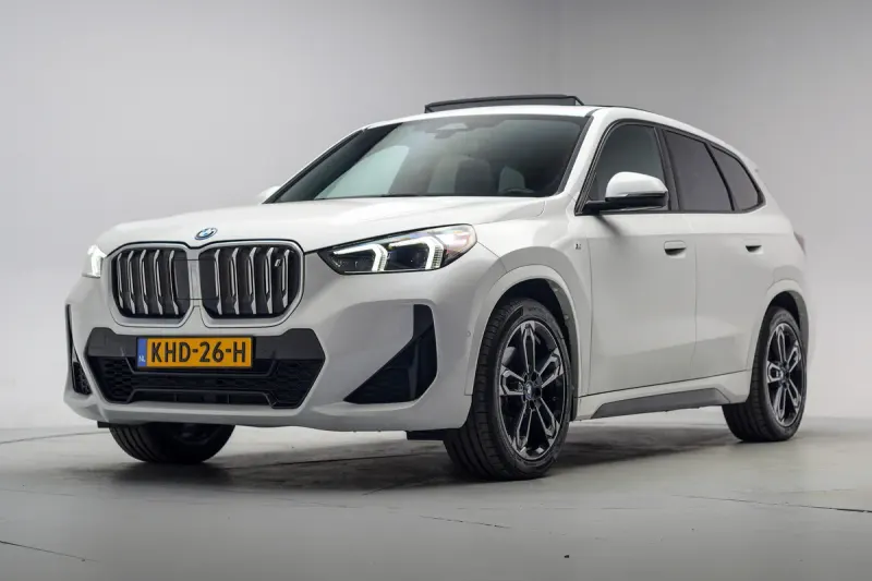 BMW iX1 (2023)