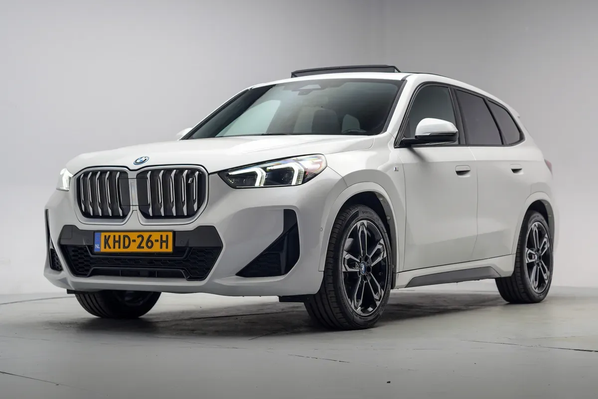 BMW iX1 (2023) — foto 1