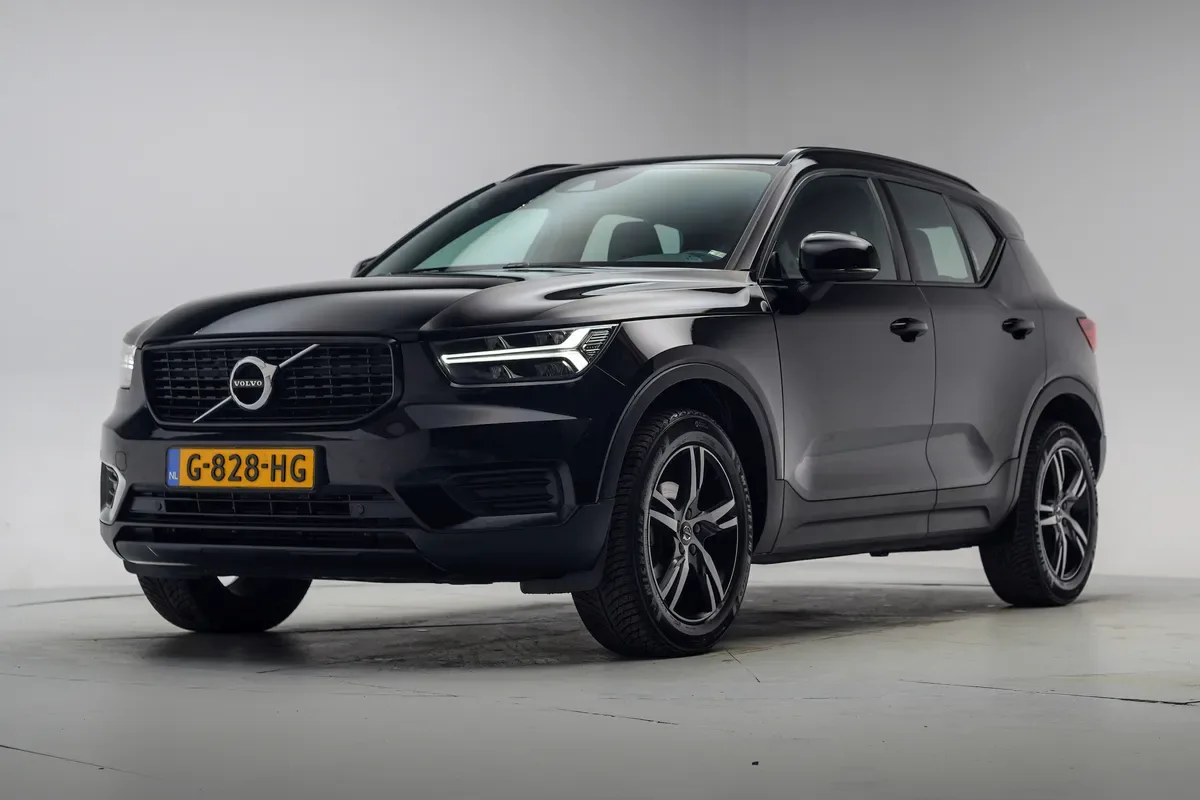 Volvo XC40 (2019) — foto 1