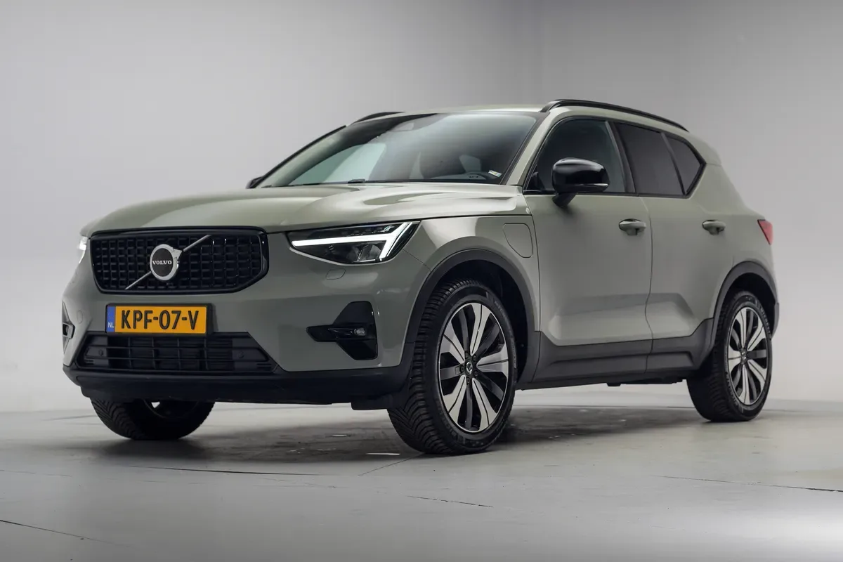 Volvo XC40 (2022) — foto 1