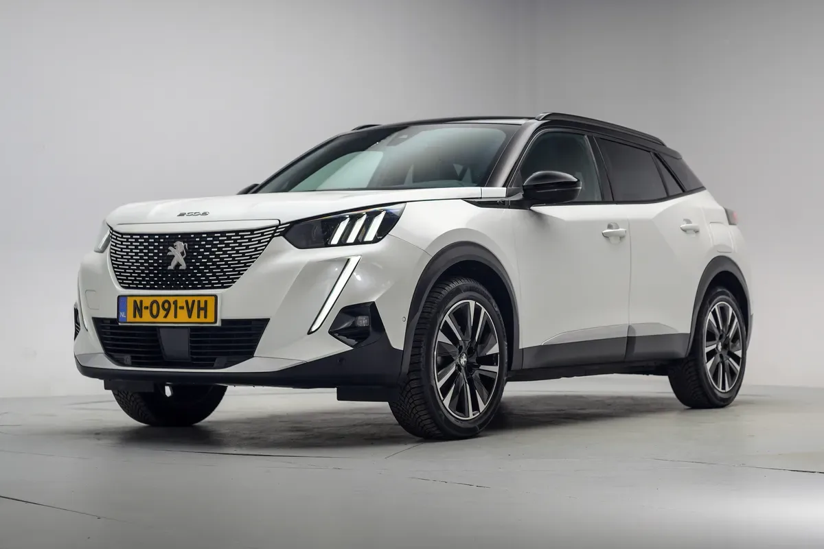 Peugeot e-2008 (2021) — foto 1