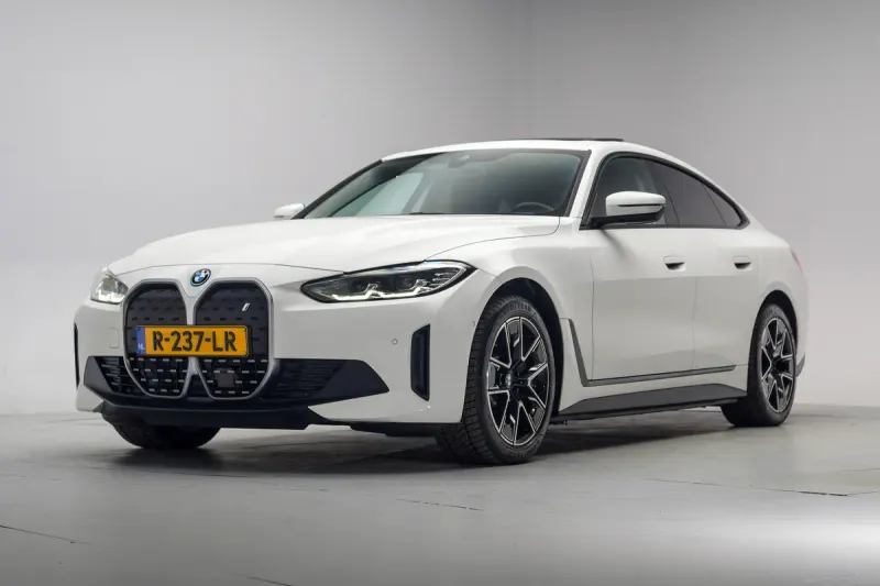 BMW i4 (2022)
