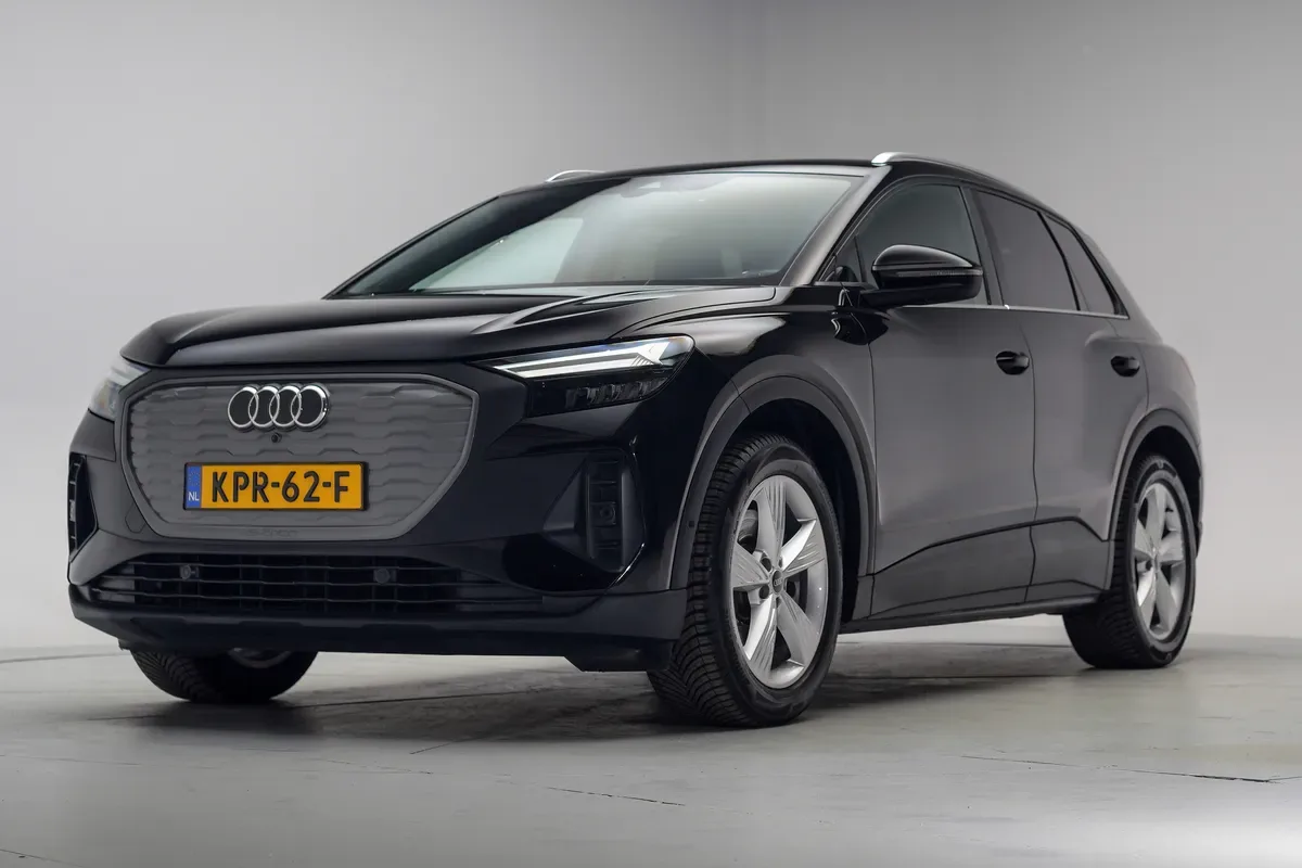 Audi Q4 e-tron (2023) — foto 1