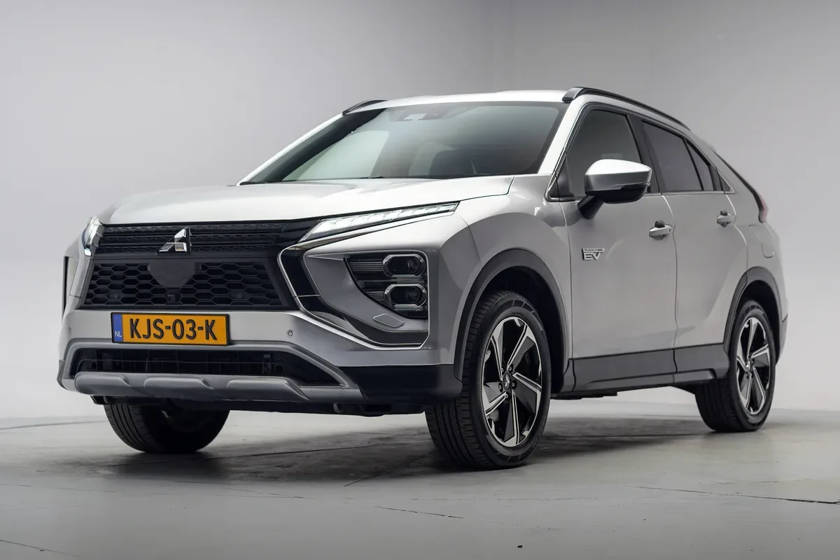 Mitsubishi Eclipse Cross (2024) — foto 1
