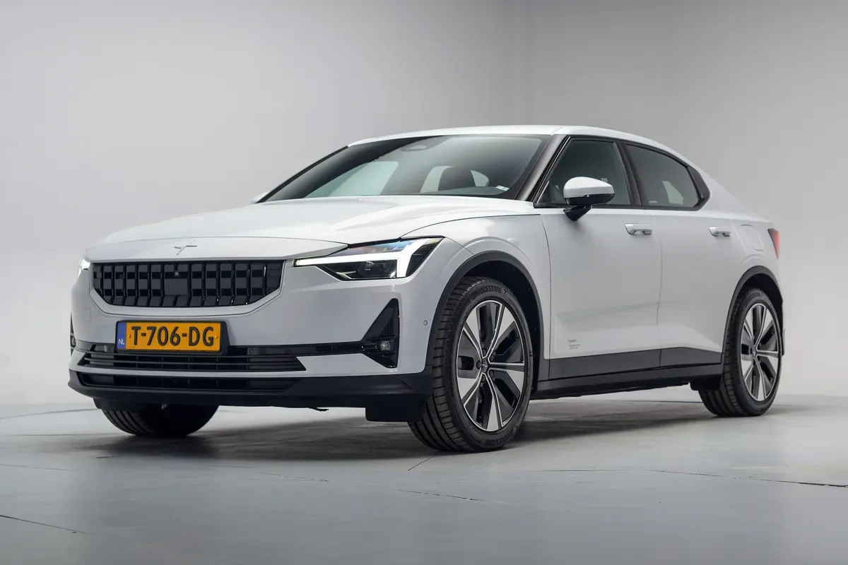 Polestar 2 (2023) — foto 1