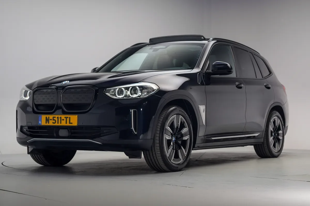 BMW iX3 (2021) — foto 1