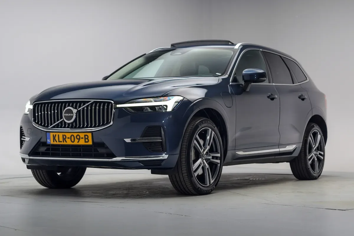 Volvo XC60 (2022) — foto 1