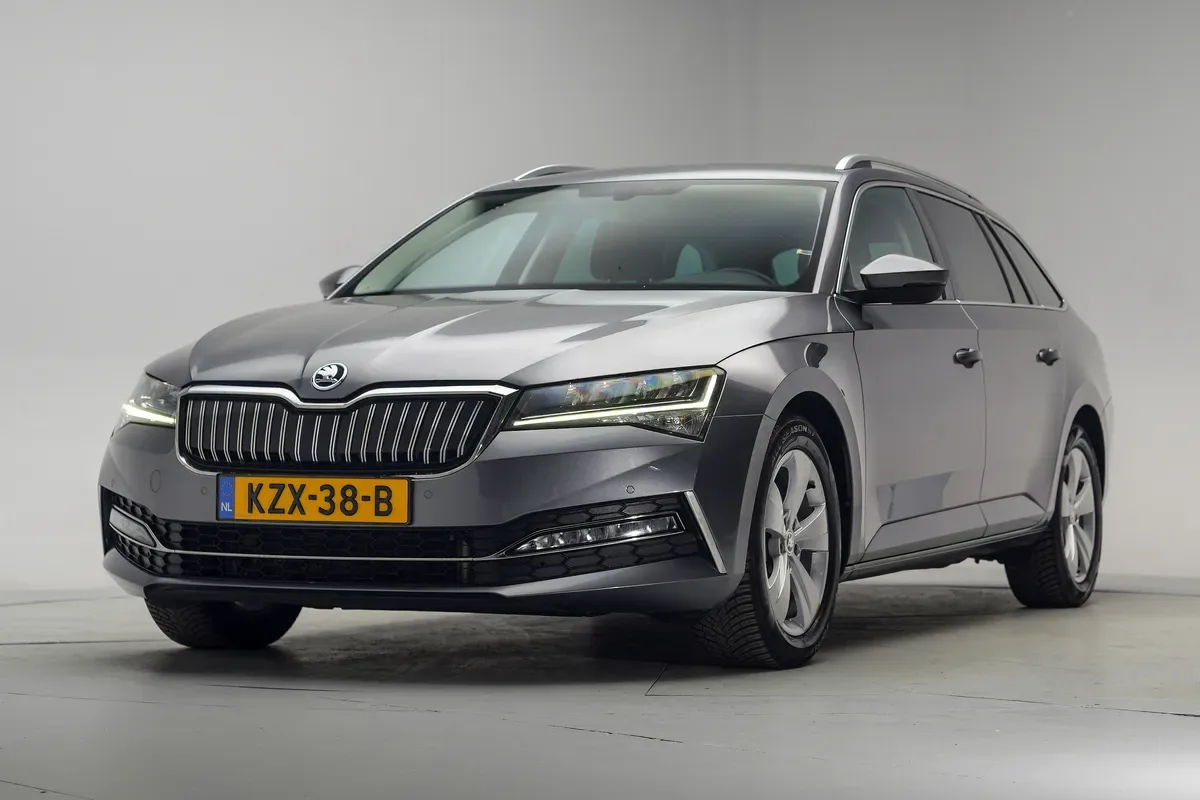 Škoda Superb (2022) — foto 1