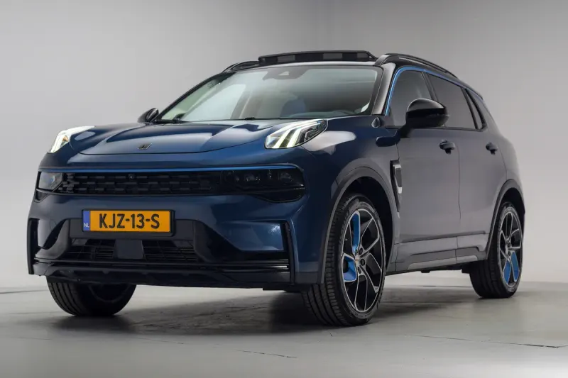 Lynk & Co 01 (2022)