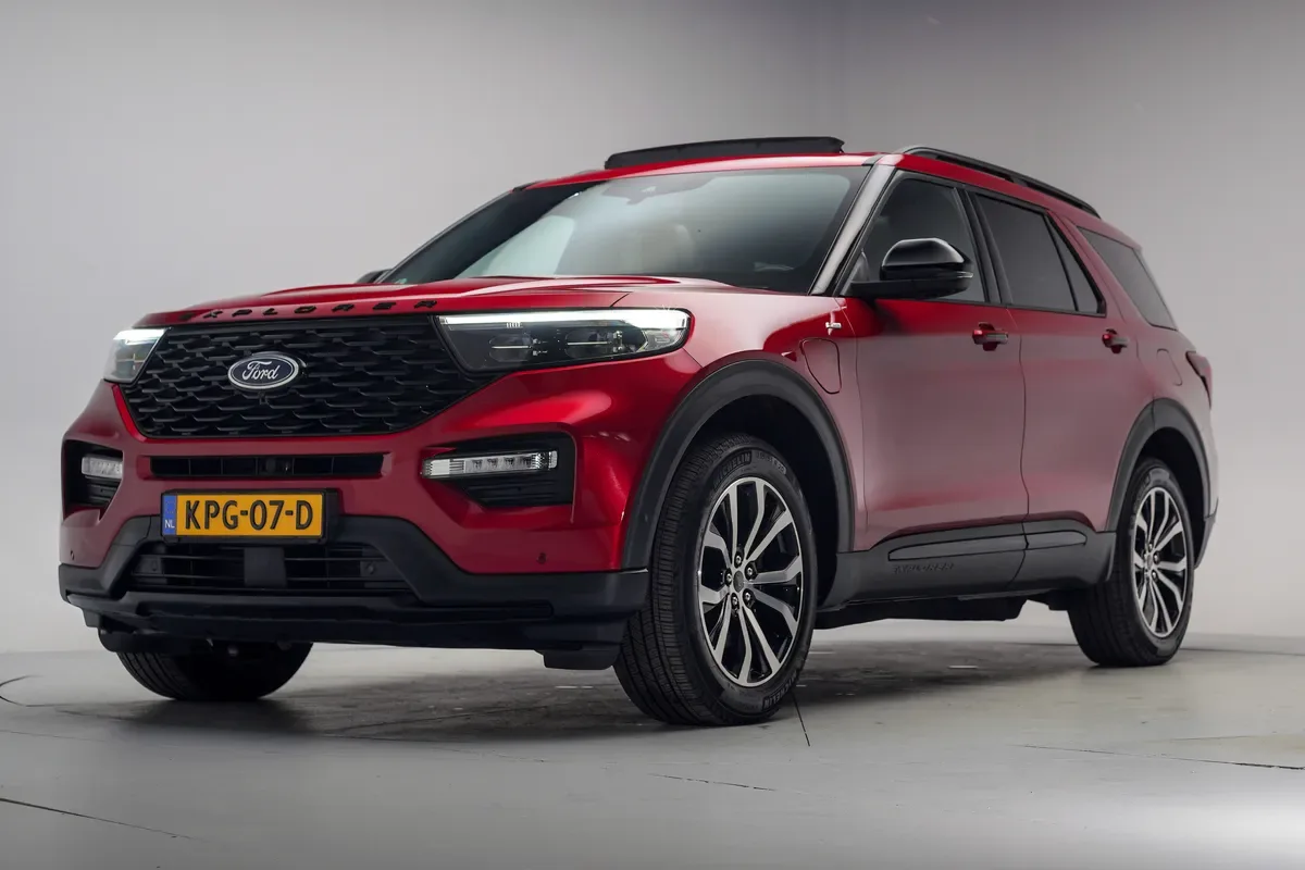 Ford Explorer (2021) — foto 1
