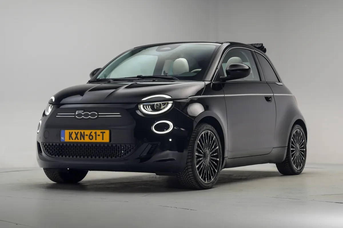 Fiat 500E CABRIO (2024) — foto 1