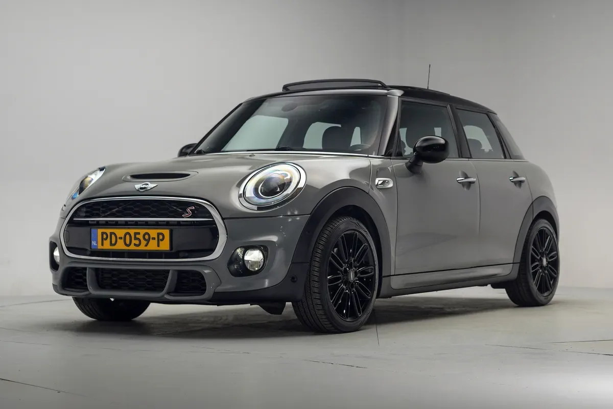 MINI Cooper S (2017) — foto 1