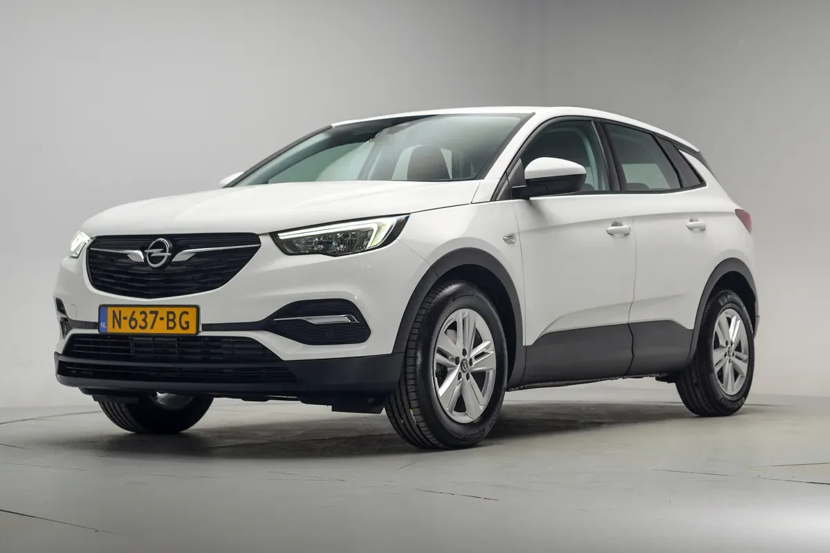 Opel Grandland (2021) — foto 1