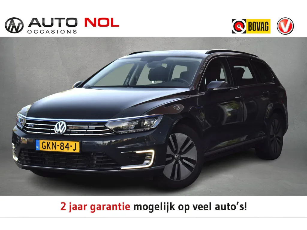 Volkswagen Passat (2017) — foto 1