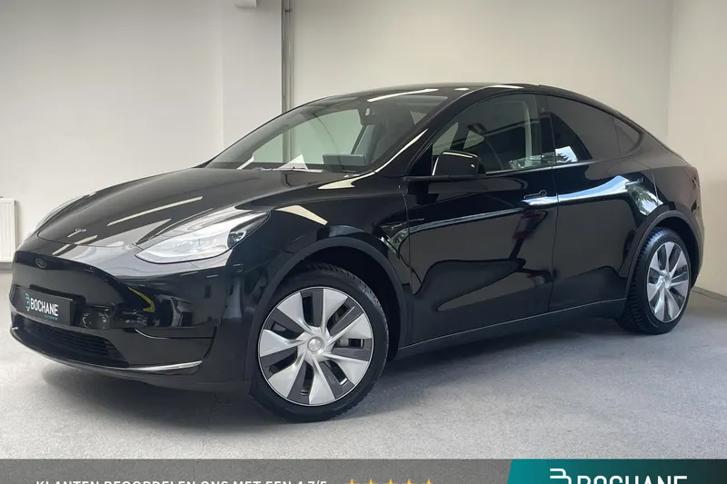 Tesla Model Y (2023)