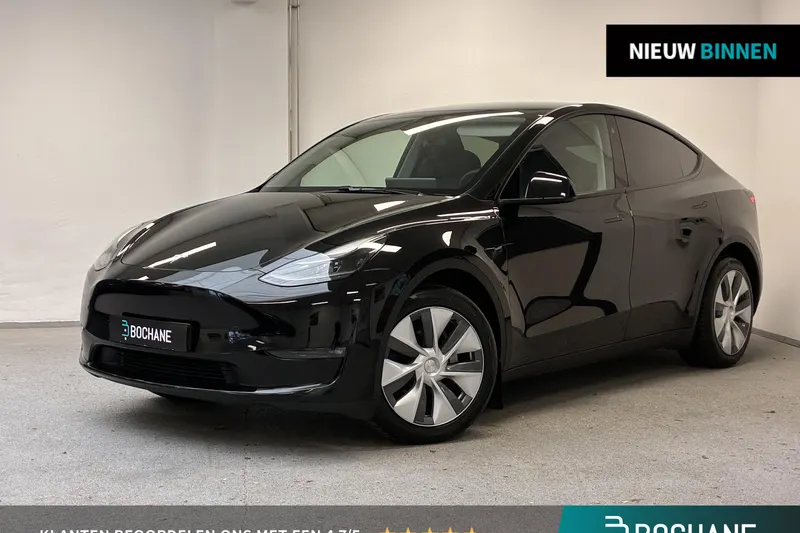 Tesla Model Y (2023)