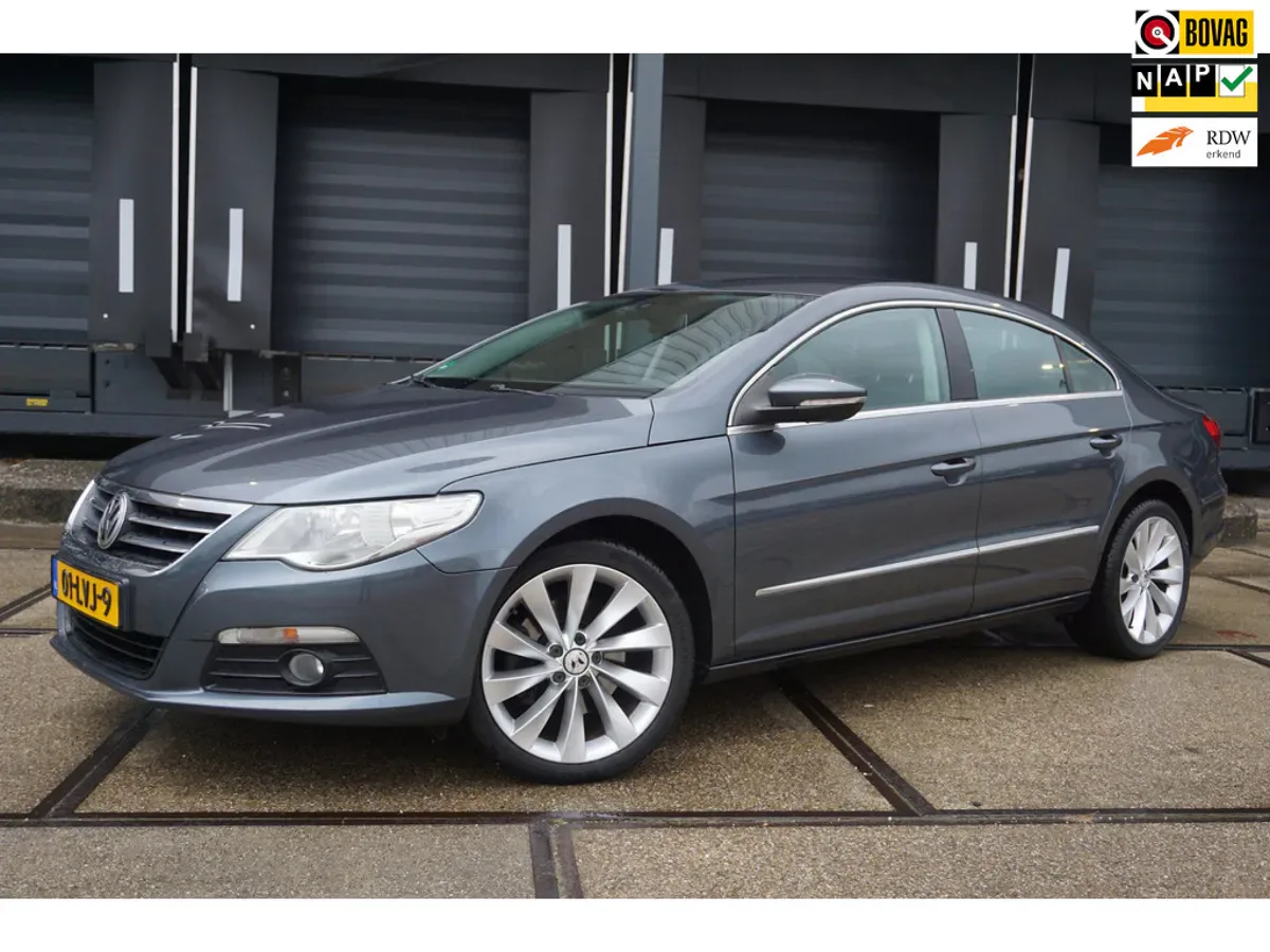 Volkswagen Passat (2010) — foto 1
