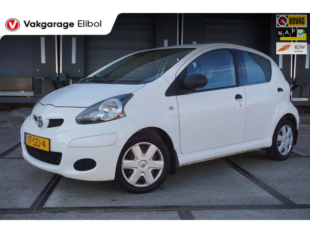 Toyota Aygo (2012) — foto 1