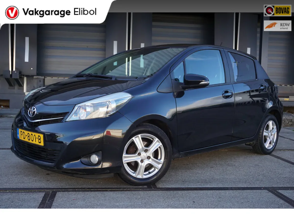 Toyota Yaris (2014) — foto 1
