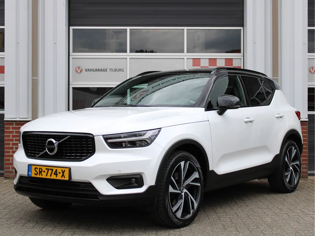 Volvo XC40 (2018) — foto 1