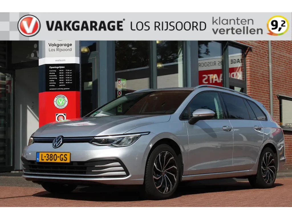 Volkswagen Golf (2021) — foto 1