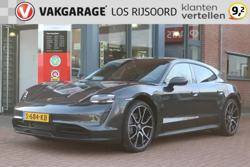 Porsche Taycan (2023)