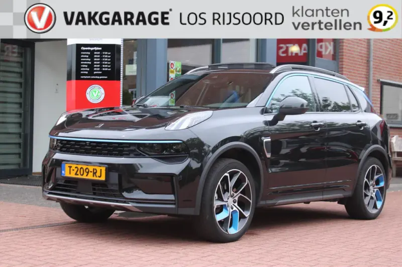 Lynk & Co 01 (2023)