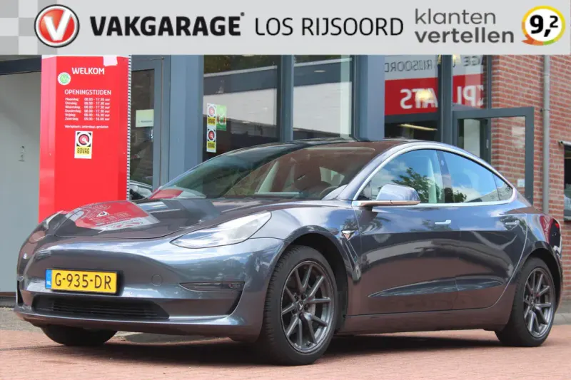 Tesla Model 3 (2019)