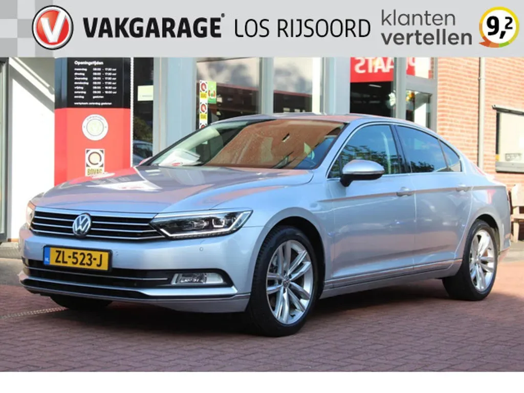 Volkswagen Passat (2018) — foto 1