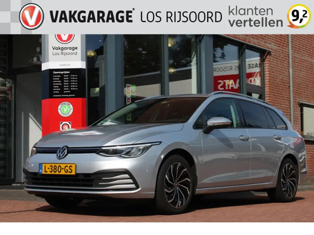 Volkswagen Golf (2021) — foto 1