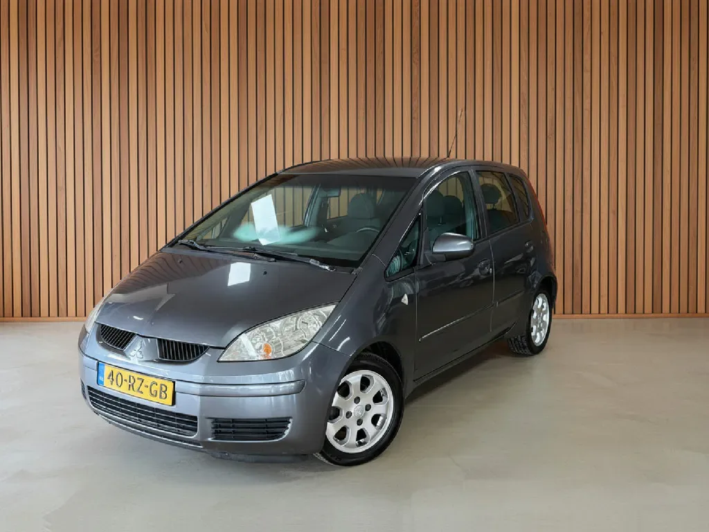 Mitsubishi Colt (2005) — foto 1