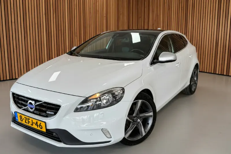 Volvo V40 (2015)