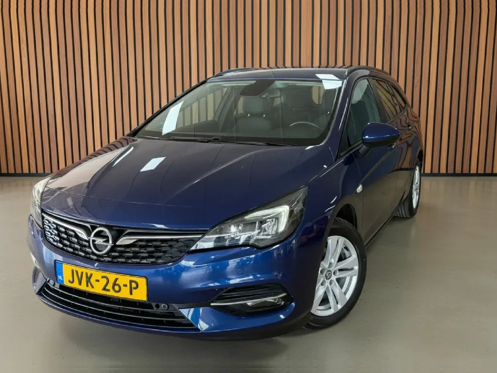Opel Astra (2021) — foto 1