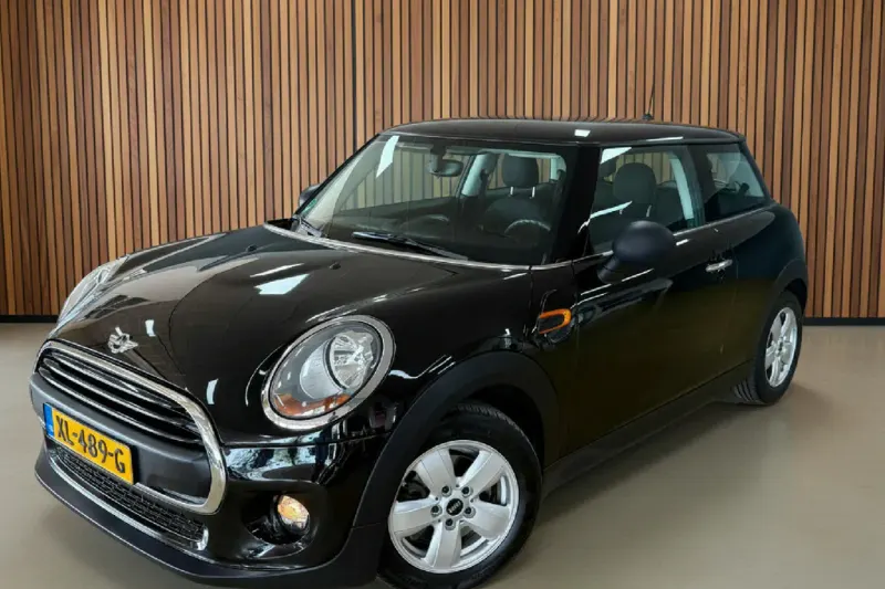 MINI One (2015)