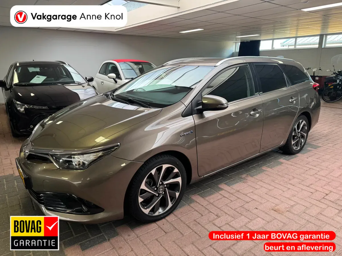 Toyota Auris (2016) — foto 1