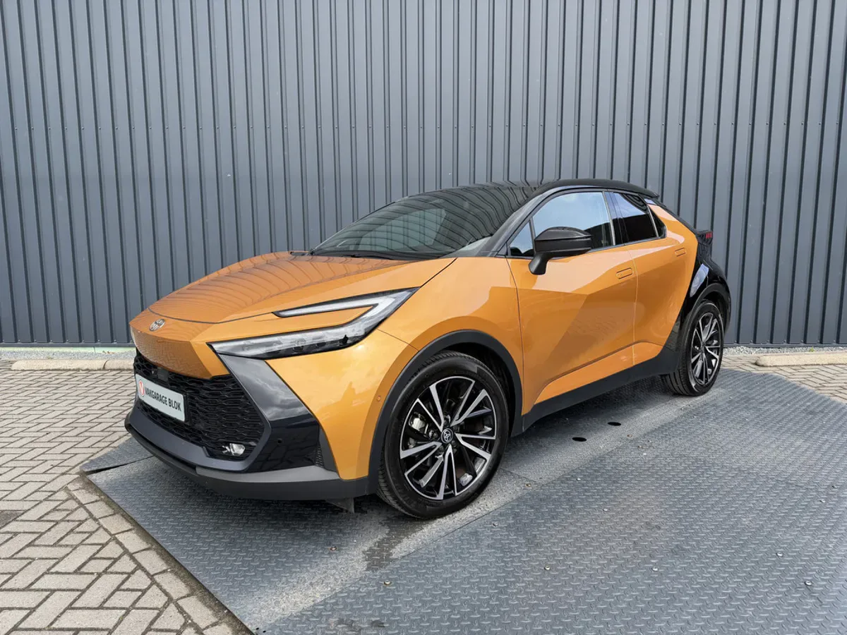 Toyota C-HR (2024) — foto 1