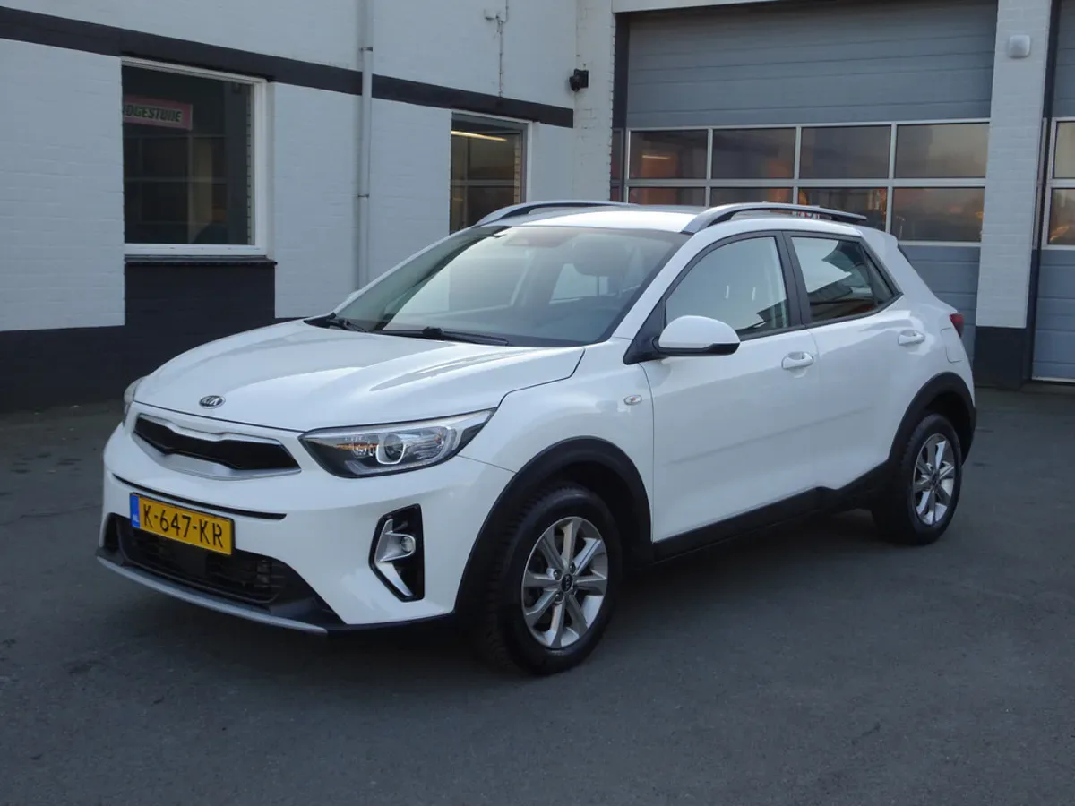 Kia Stonic (2021) — foto 1