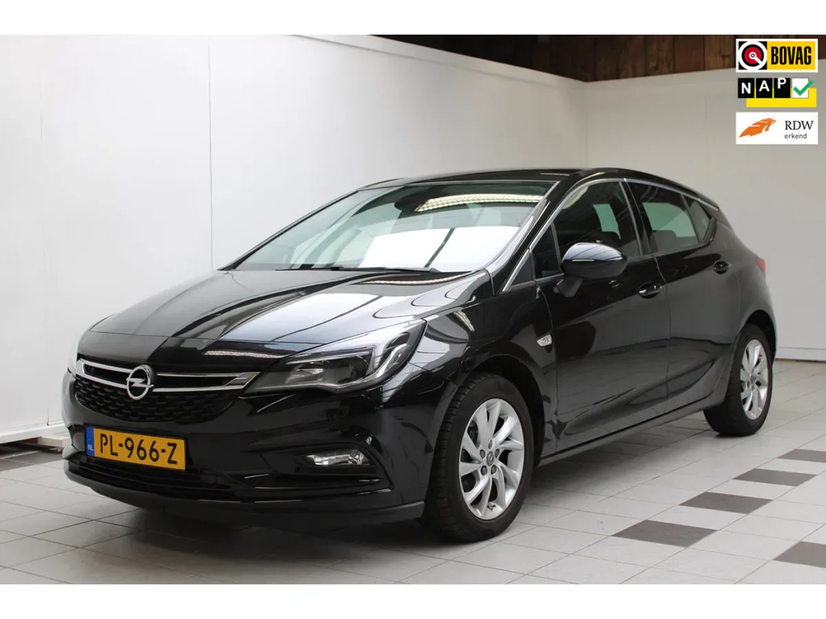 Opel Astra (2017) — foto 1