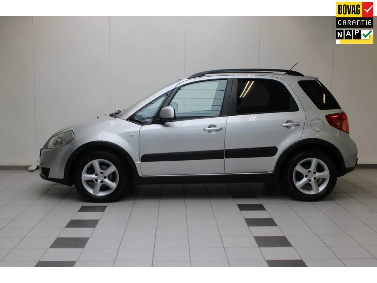 Suzuki SX4 (2008) — foto 1