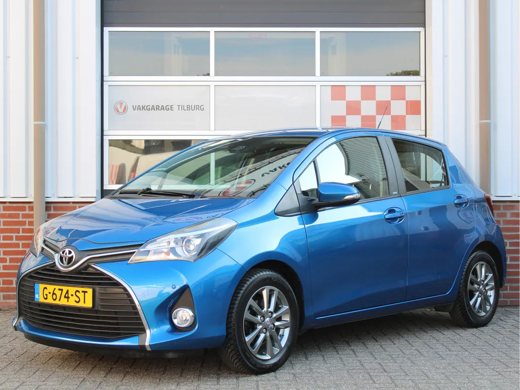 Toyota Yaris (2017) — foto 1