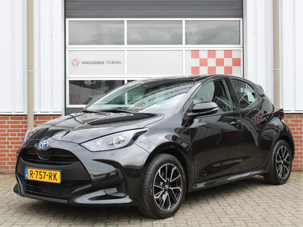 Toyota Yaris (2022) — foto 1