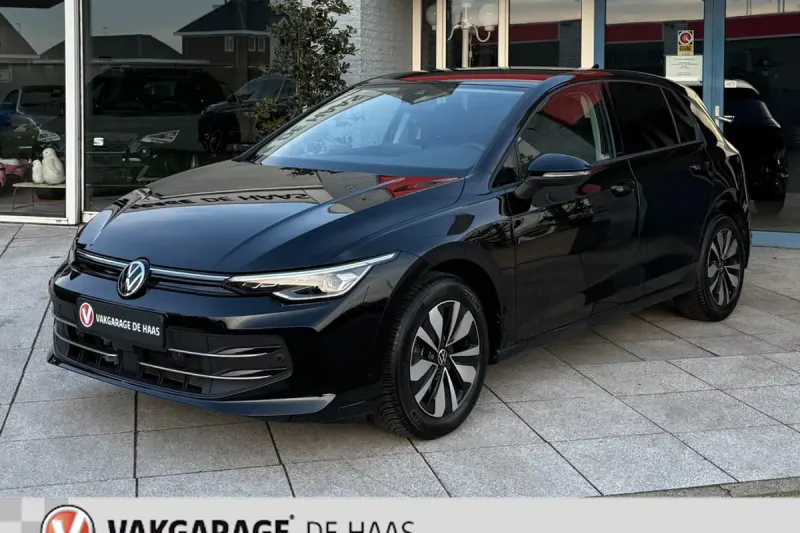 Volkswagen Golf (2024)
