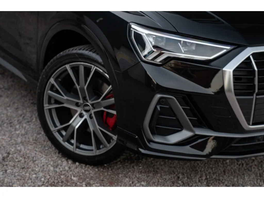 Audi Q3 (2021) — foto 1
