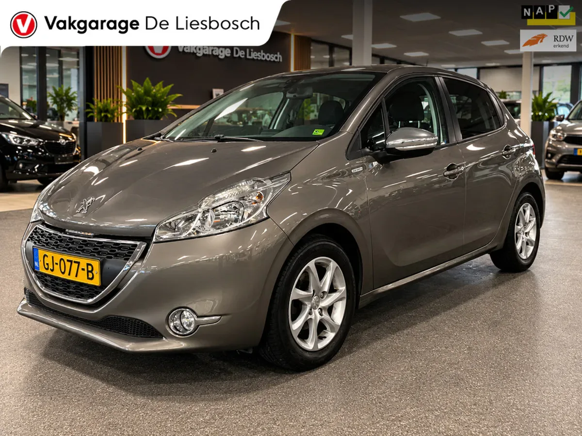 Peugeot 208 (2015) — foto 1