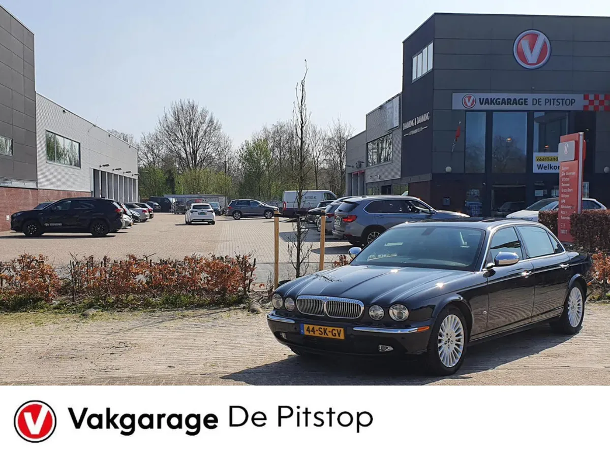 Daimler V8 (2006) — foto 1