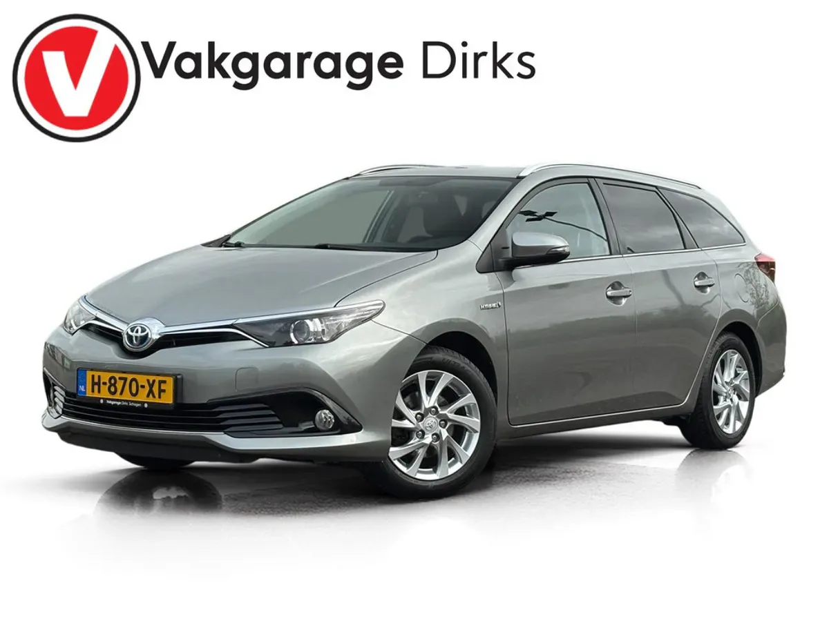 Toyota Auris (2017) — foto 1