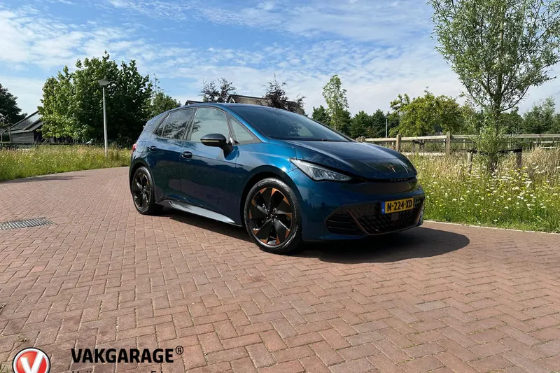 CUPRA Born (2021)