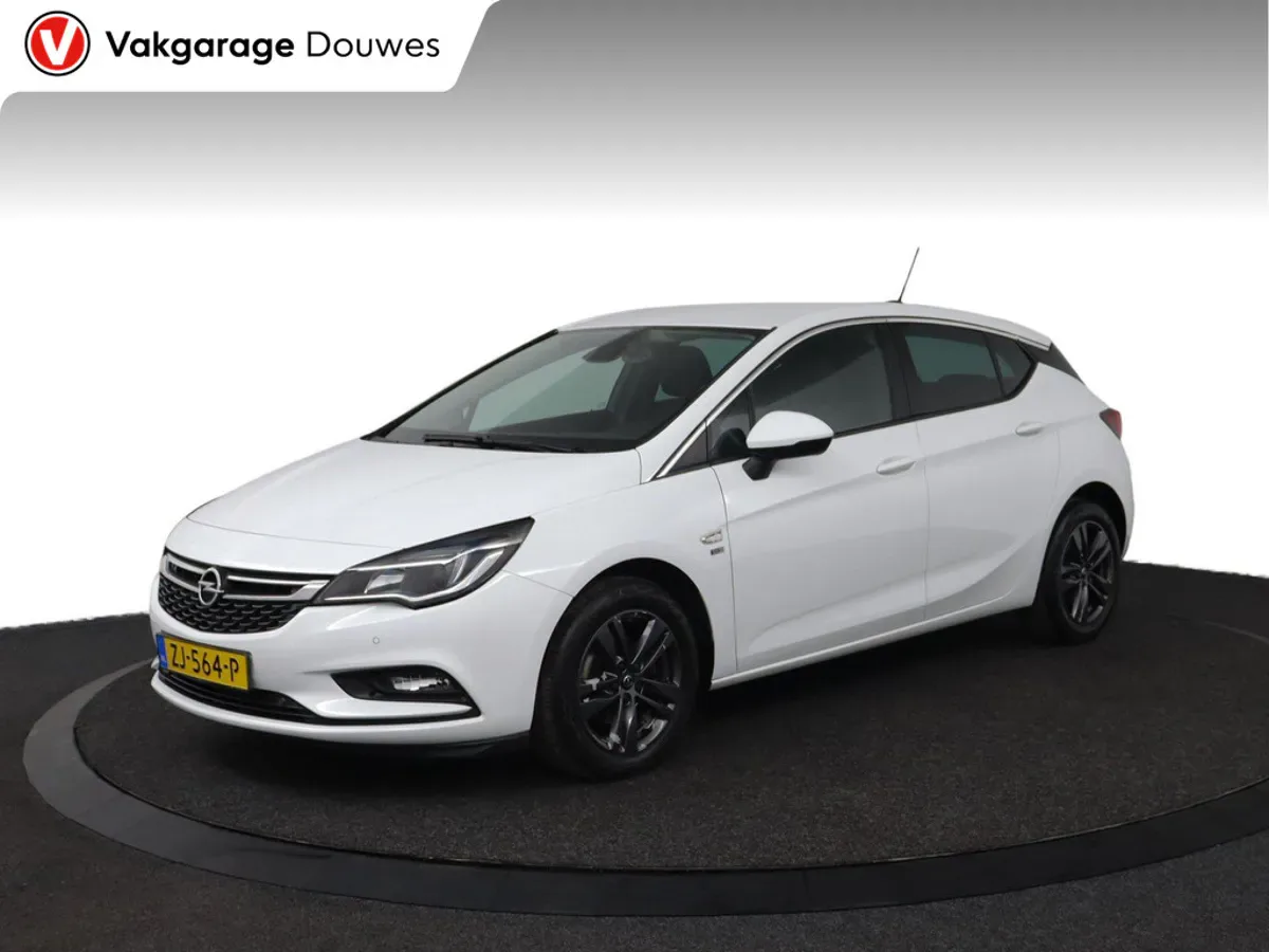 Opel Astra (2019) — foto 1