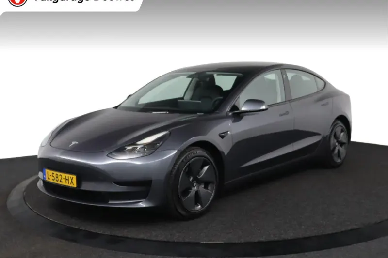 Tesla Model 3 (2021)